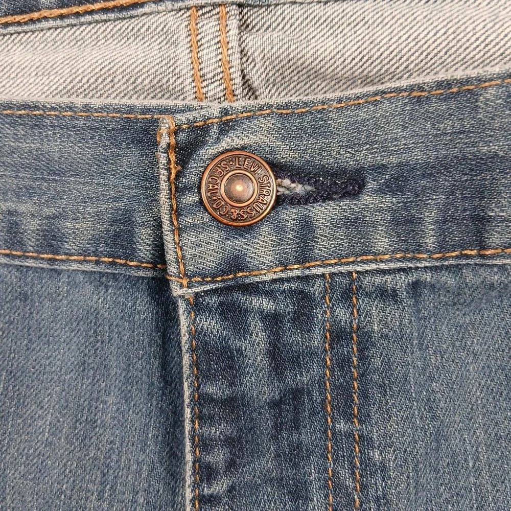 Levi's 559 Relaxed‎ Straight Jeans Mens 50x32 Medium Wash Blue Denim EUC